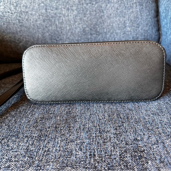 Kate Spade Crossbody Purse in Like New Condition - Picture 4 of 11